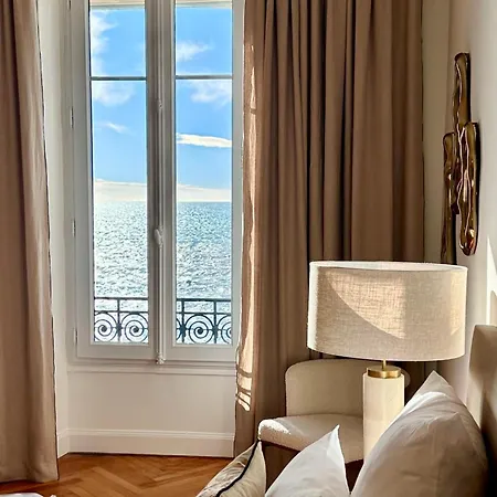 Quai Promenade View Balcony With Breathtaking View Apartman