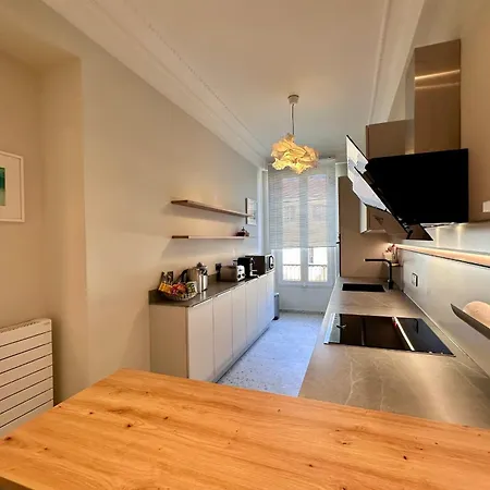 Quai Promenade View Balcony With Breathtaking View Apartman
